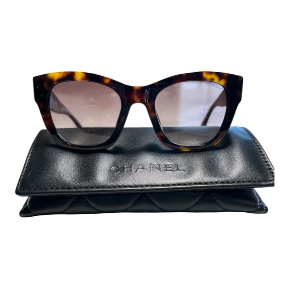 CHANEL Brown Tortoise Sunglasses Gift Ready main image 8